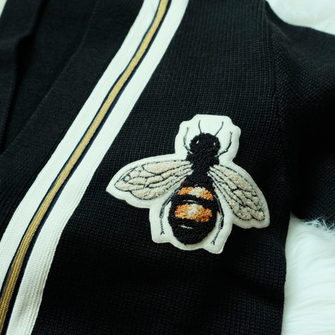 Gucci Wool Cardigan with bee applique unisex Size XS LD 52CM S LD