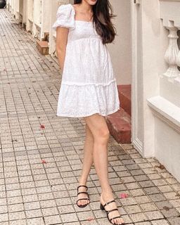 (Category: ) located in . Submitted by clothesobsessed (Listing ID 1060541299, Image 1). Description: .