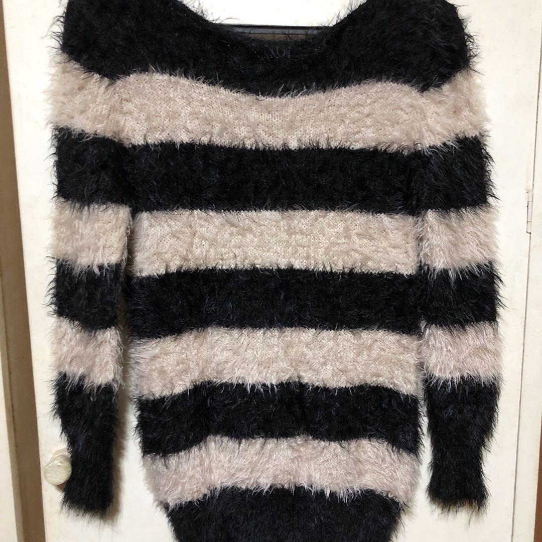 Korean Faux Feather Sweater (Black and 