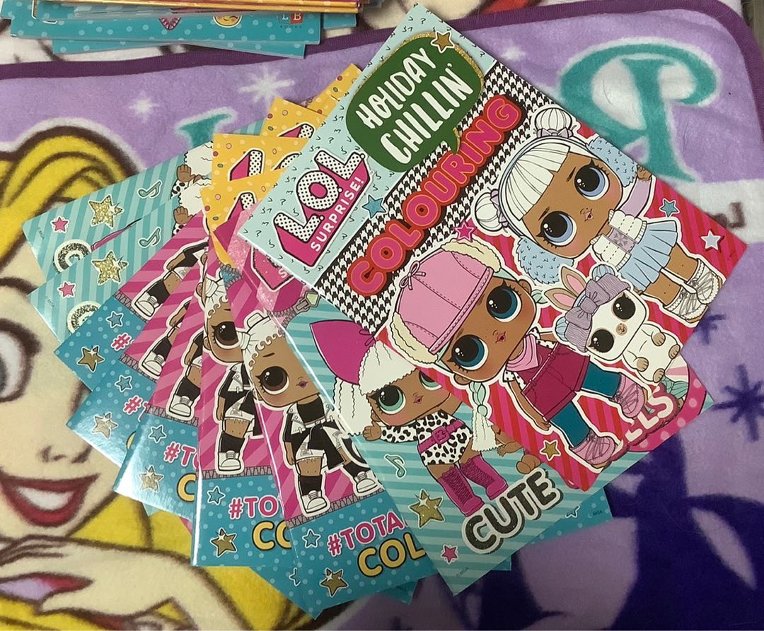 （清現貨）lol surprise colouring book 填色冊 填色簿 遊戲冊, 興趣及遊戲, 書本 & 文具, 小說 & 故事書