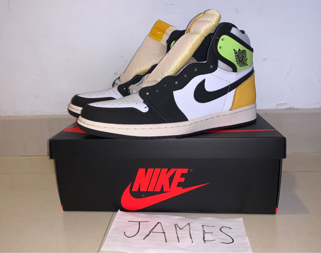 NIKE Air Jordan 1 Retro High OG Volt Gold 555088 118 US 9 Carousell
