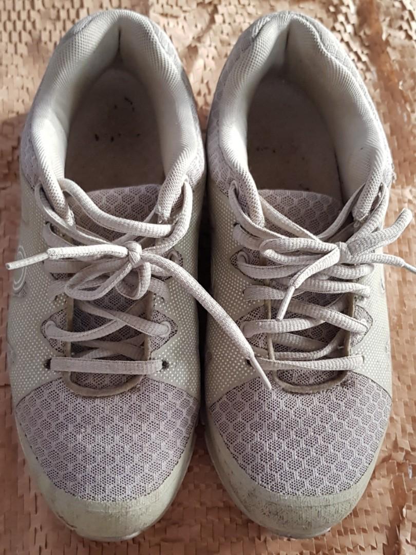 ORIGINAL OTTO sneakers VERY DURABLE MATERIAL!!, Women's Fashion, Footwear,  Sneakers on Carousell