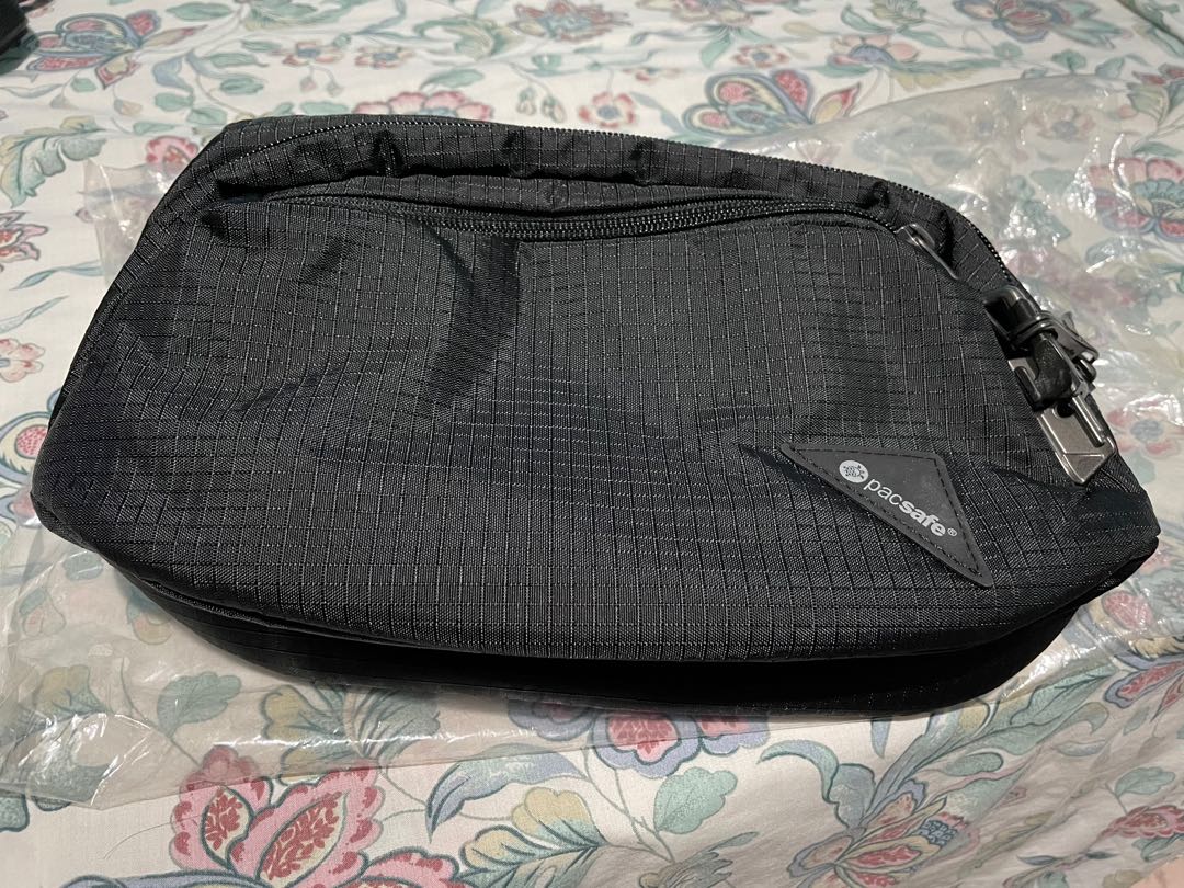 Pacsafe Vibe 100 Anti-Theft Hip Pack 