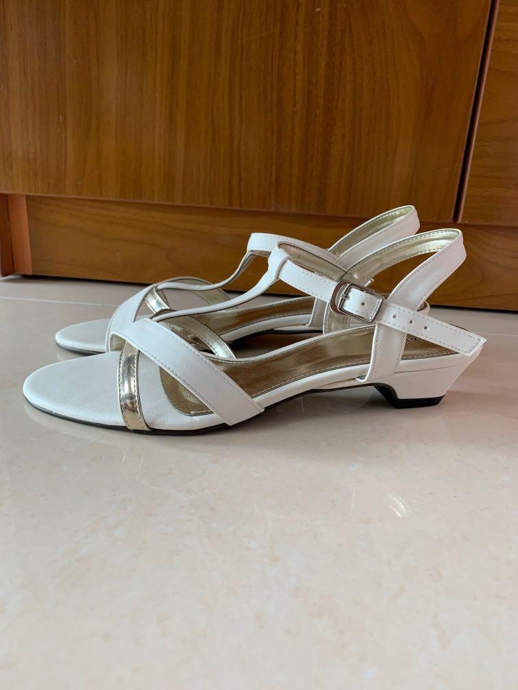 Sarrer White Sandals Size 7 Women s Fashion Footwear