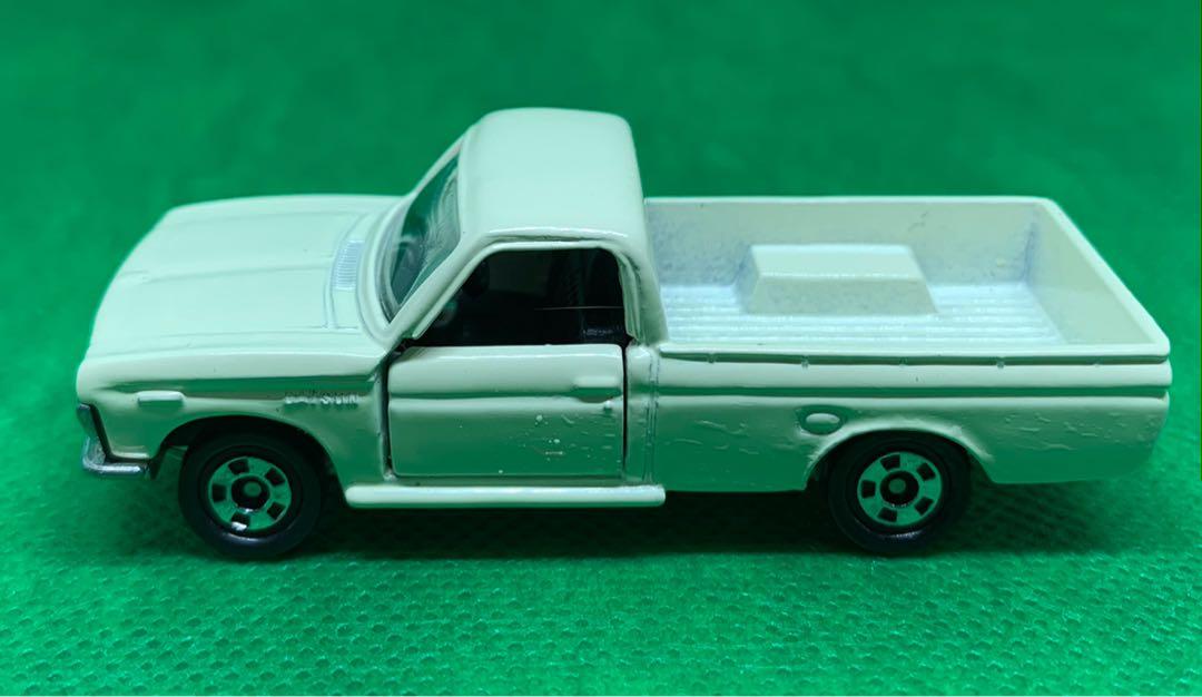 TOMICA DATSUN 1300 TRUCK, 興趣及遊戲, 玩具& 遊戲類- Carousell