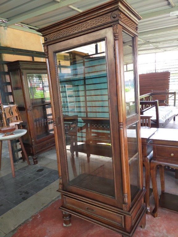 Almari Hiasan Jati Kaca Home Furniture Furniture On Carousell