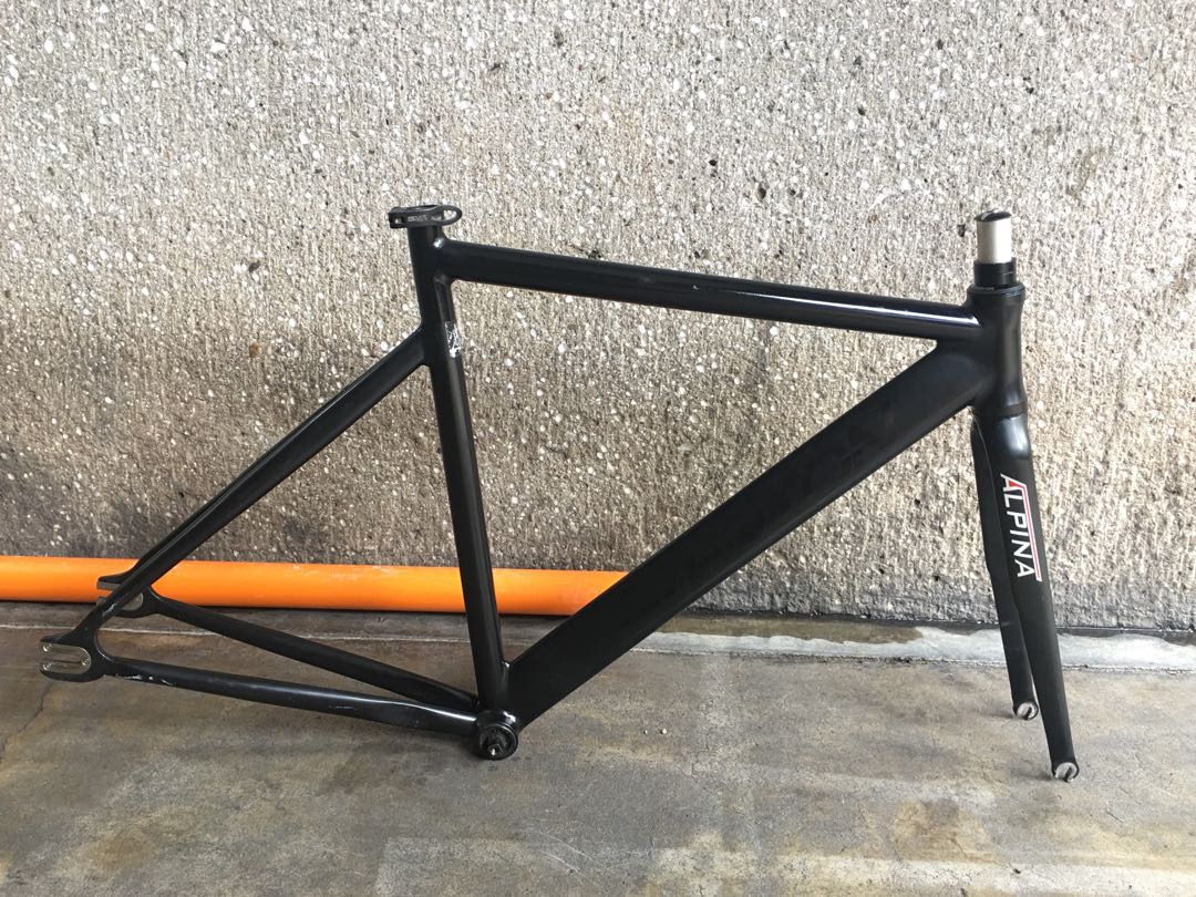 Aventon Cordoba sz 52 and Alpina fork