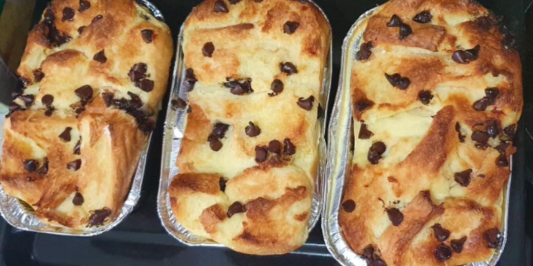 Bread Pudding (Category: Homemade Bakes) located in Singapore. Submitted by berkatfgsg (Listing ID 1060809746, Image 1). Description: Bread Pudding (1-2pax) With chocolate chip! Only at $3.00 each. (minimum : 4 set) 19 x 10cm (Top) 16 x 7.5cm (Base).