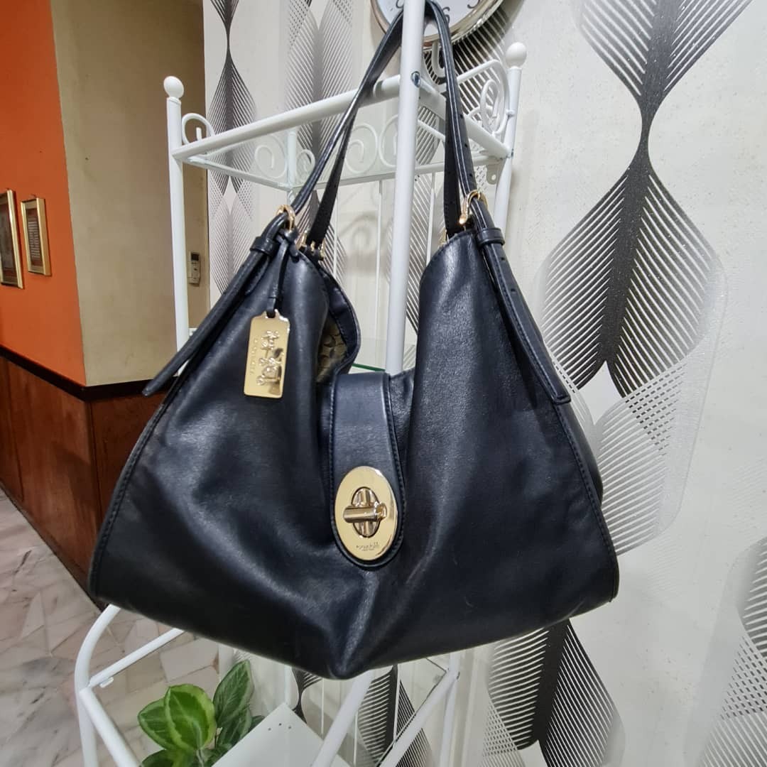 Coach Madison Carlyle shoulder bag Luxury Bags Wallets on