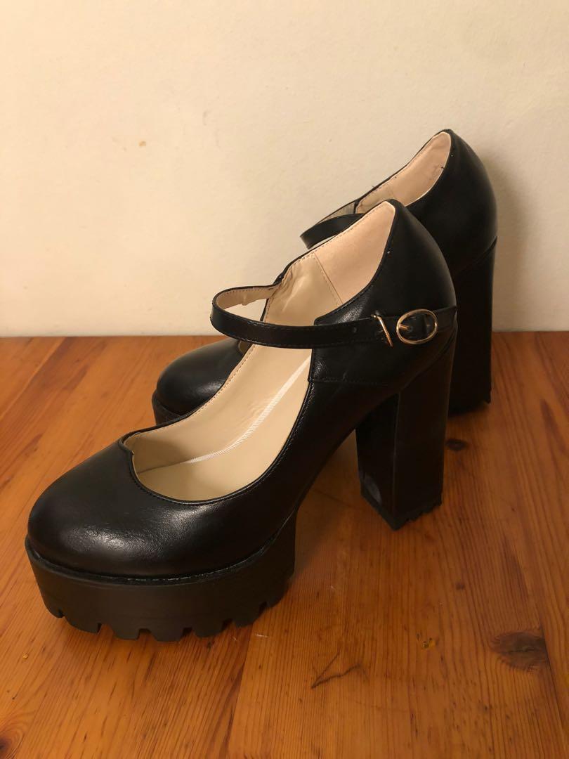Cute y2k black chunky heels with buckle