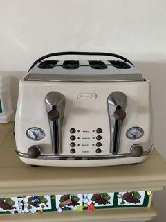 Delonghi Vintage Toaster 4 Slots