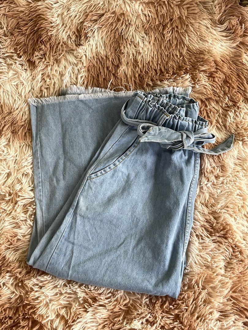 denim square pants (Category: Other Bottoms) located in Dasmarinas. Submitted by giochie (Listing ID 1060729741, Image 2). Description: ✿ fits xs-m ✿ in pristine condition ✿ you can pm me for a when worn pic! ✿ no joy reservers please happy shopping! 🤎 all items are disinfected prior to shipping~ .