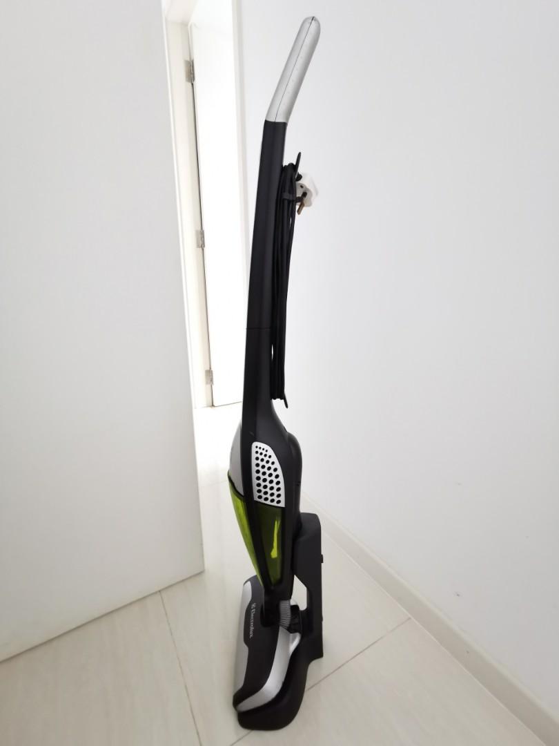 Electrolux Dynamica Corded Vacuum Cleaner 800W, TV & Home Appliances
