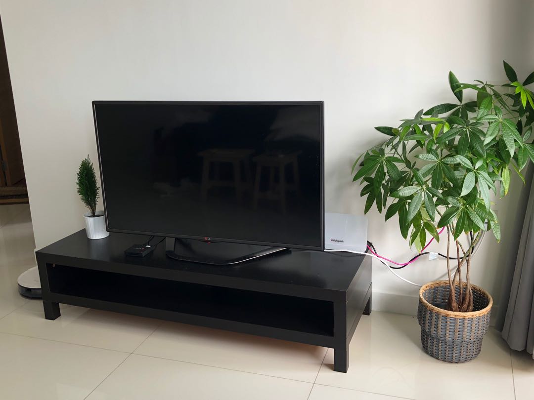 Garage sale Tv console, Furniture & Home Living, Furniture, TV