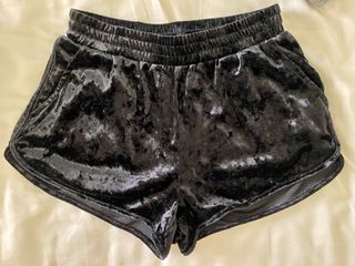 (Category: ) located in . Submitted by gisellety (Listing ID 1060851230, Image 1). Description: .