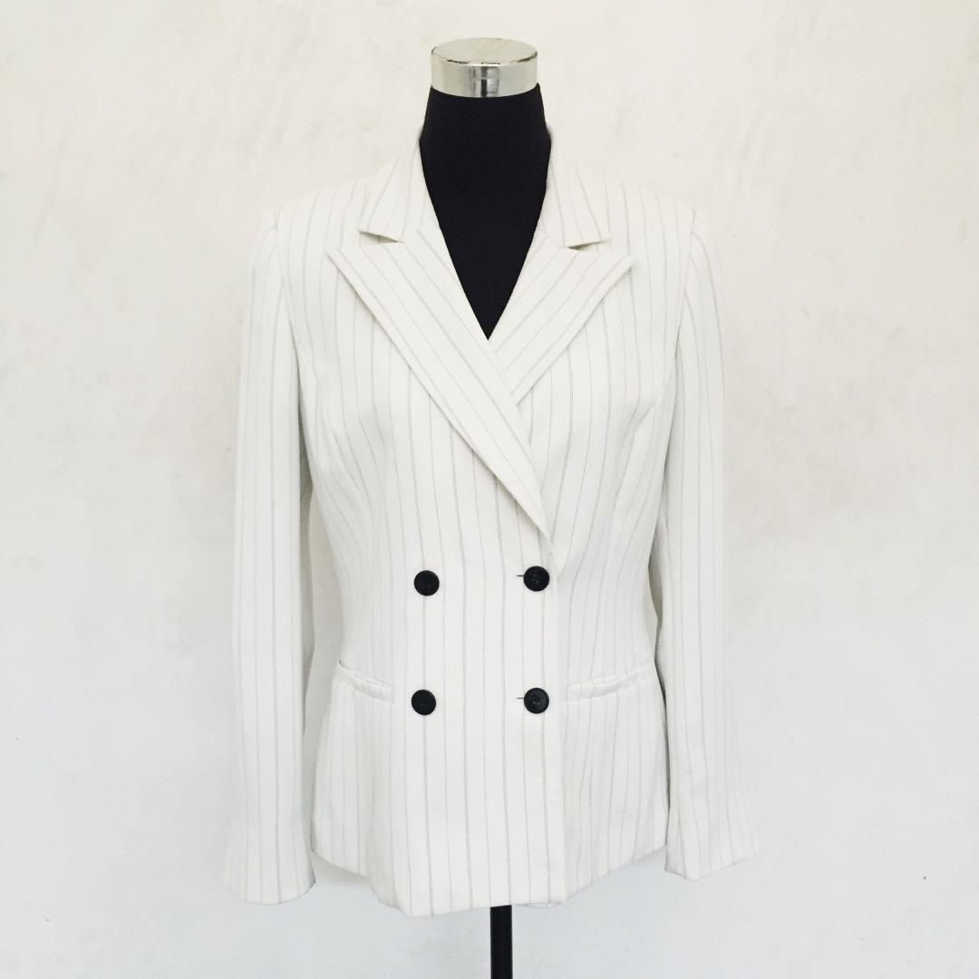 Liz claiborne white blazer deals