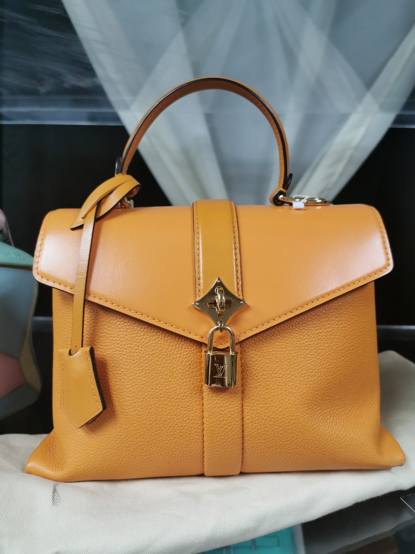 M53818 Louis Vuitton 2019 Rose des Vents PM-Amaretto