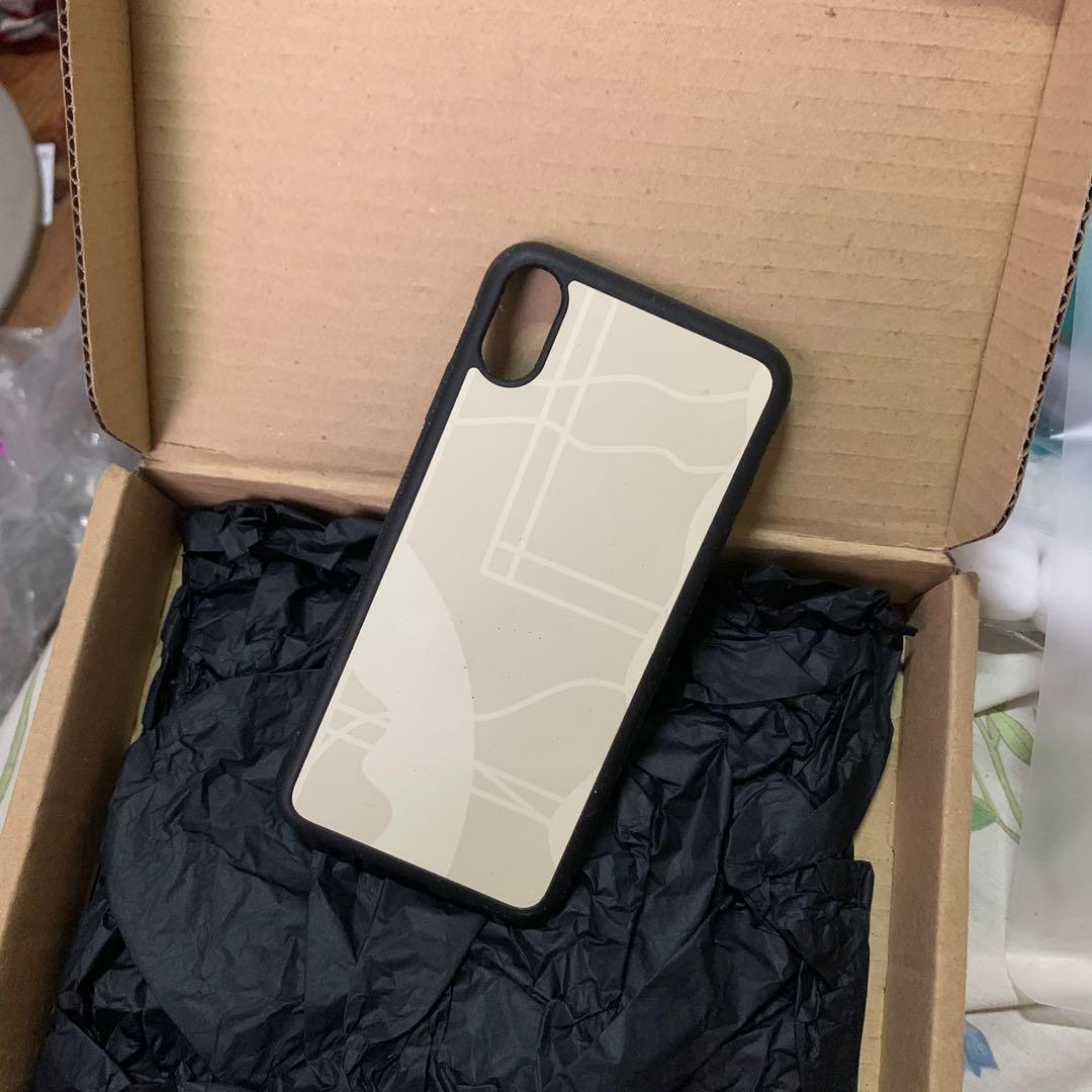 Paragon pieces for iphone XS max case (Category: Cases & Sleeves) located in Baguio. Submitted by stylehouseph (Listing ID 1060745505, Image 1). Description: Paragon pieces case Bought for 750 pesos Selling for 400 pesos Used 2x.