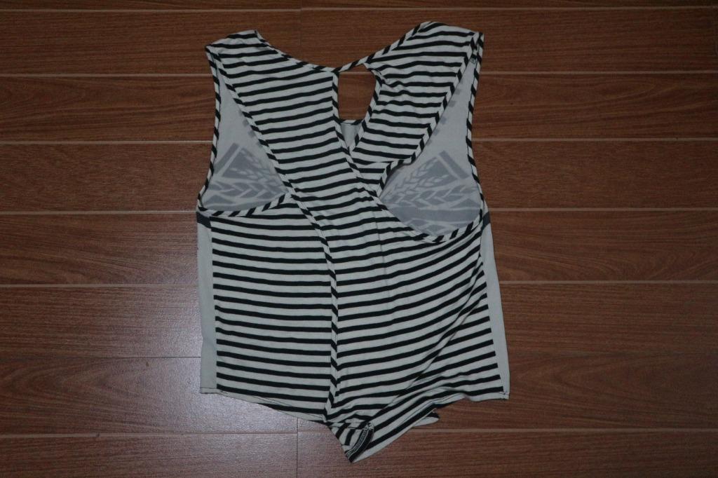People are People printed Top (Category: Others Tops) located in Quezon City. Submitted by chxcxfxmx (Listing ID 1060768194, Image 2). Description: Used once printed top Fits small to medium size Chiffon and cotton fabric Meet up places: QC Marikina South Caloocan For transactions you can message me here: fb.com/janinedarnayla.