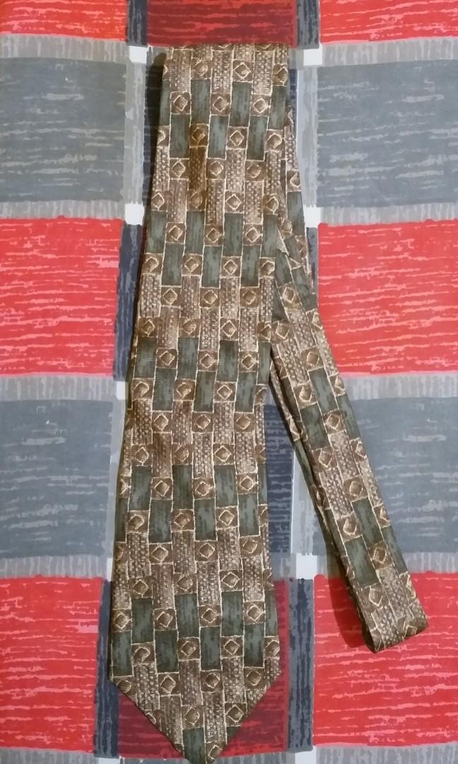 Pierre Balmain Tie (Category: Sneakers & Footwear) located in Caloocan City. Submitted by preloved113 (Listing ID 1060671167, Image 2). Description: SALE: before P500.