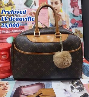 (Category: ) located in . Submitted by graciasluxurybag (Listing ID 1060672274, Image 1). Description: .
