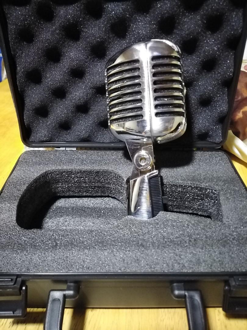 Retro microphone dynamic mic (Category: Microphones) located in Quezon City. Submitted by smithwarren46 (Listing ID 1060742462, Image 2). Description: Brandnew P2500 retro mic. Professional dynamic mic. Heavy duty chrome. With carrying case. Great sound signal Perfect for online streaming, podcast, vlogging, recording, singing, YouTuber, live music etc. Pick up lagro Q.c or via delivery service rider po. More item for sale.. like or follow my pag