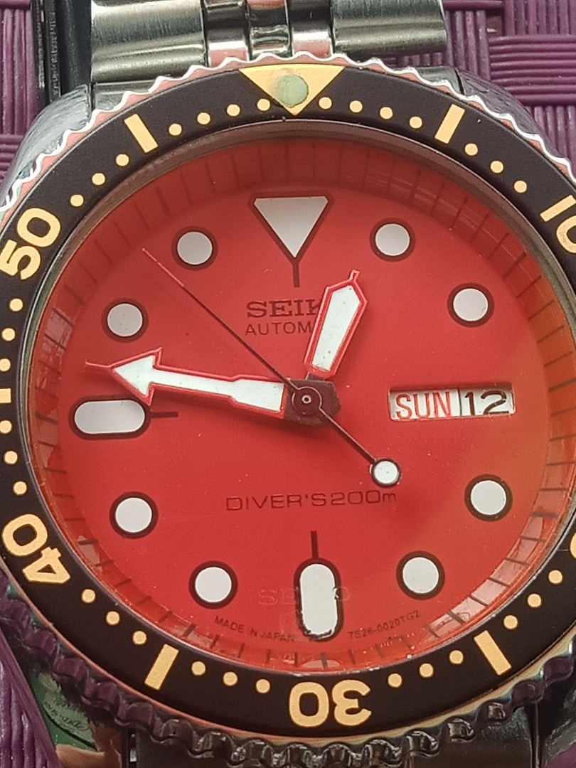 Seiko Diver's red dial for Men, Men's Fashion, Watches & Accessories,  Watches on Carousell