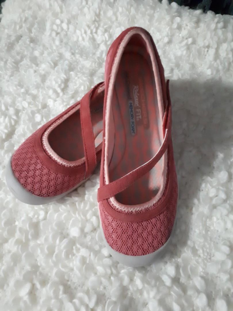 skechers slip-on memory foam