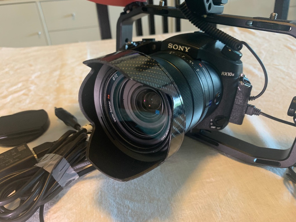 Sony RX10 III c/w Ulanzi rig, Photography, Cameras on Carousell