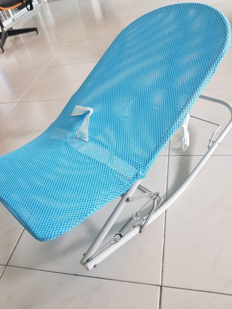 Traditional cheap baby rocker