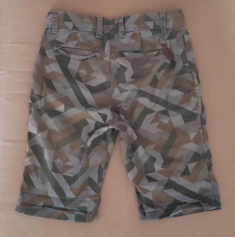 Mens camouflage on sale cargo shorts uk