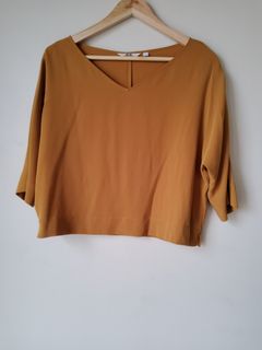 (Category: ) located in . Submitted by clothingbox (Listing ID 1060725469, Image 1). Description: .