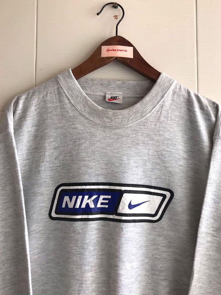 Nike box logo sweatshirt hotsell