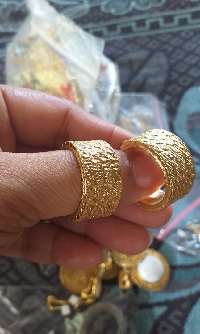 Vintage monet discount hoop earrings