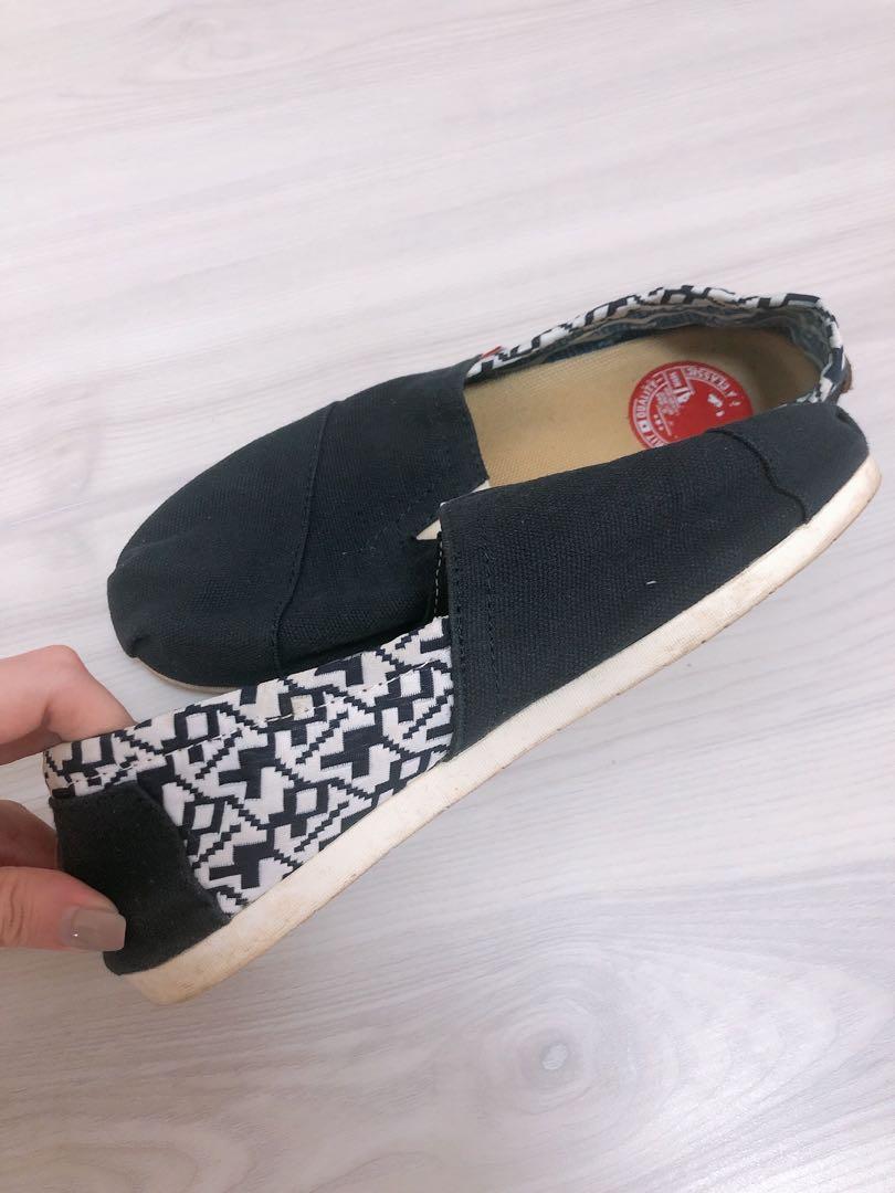 Wakai shoes price online