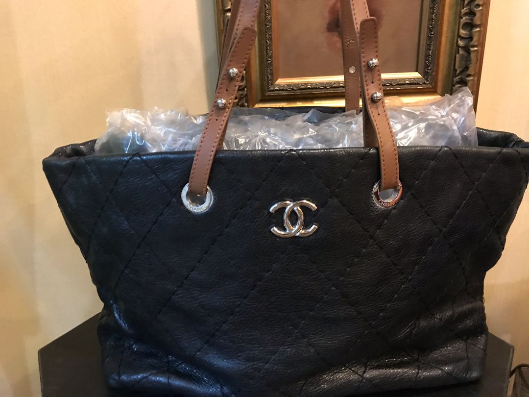Chanel on clearance the road tote