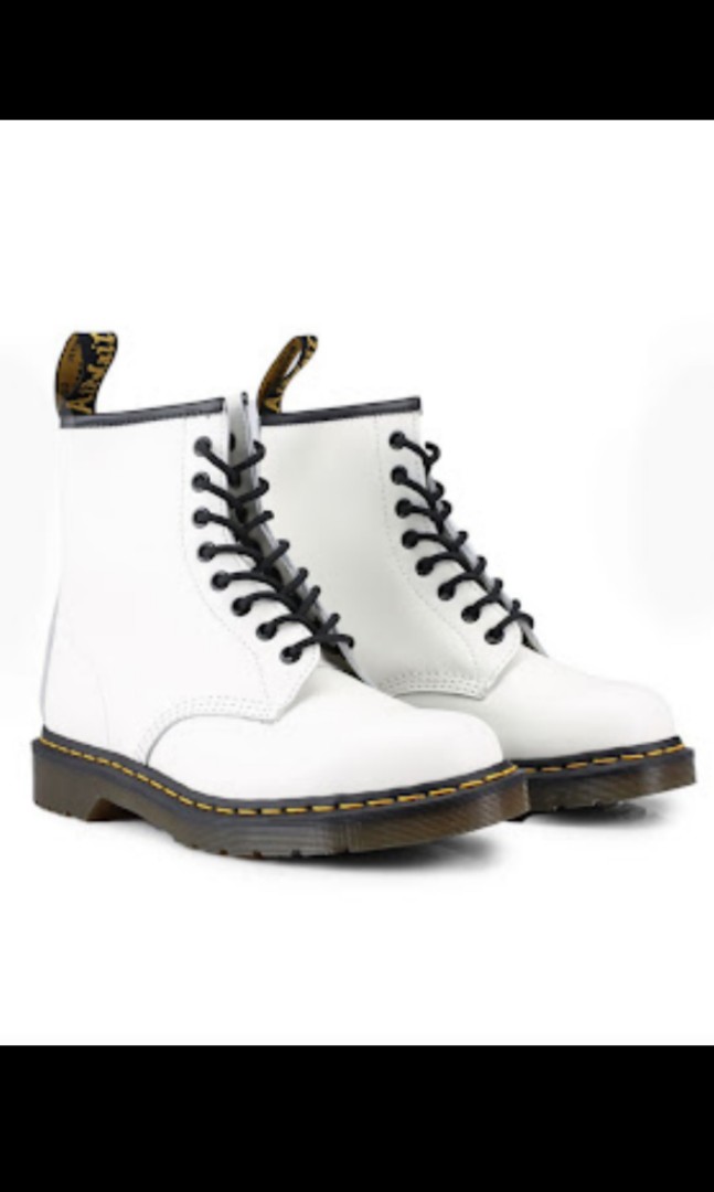 White boots hotsell doc martens
