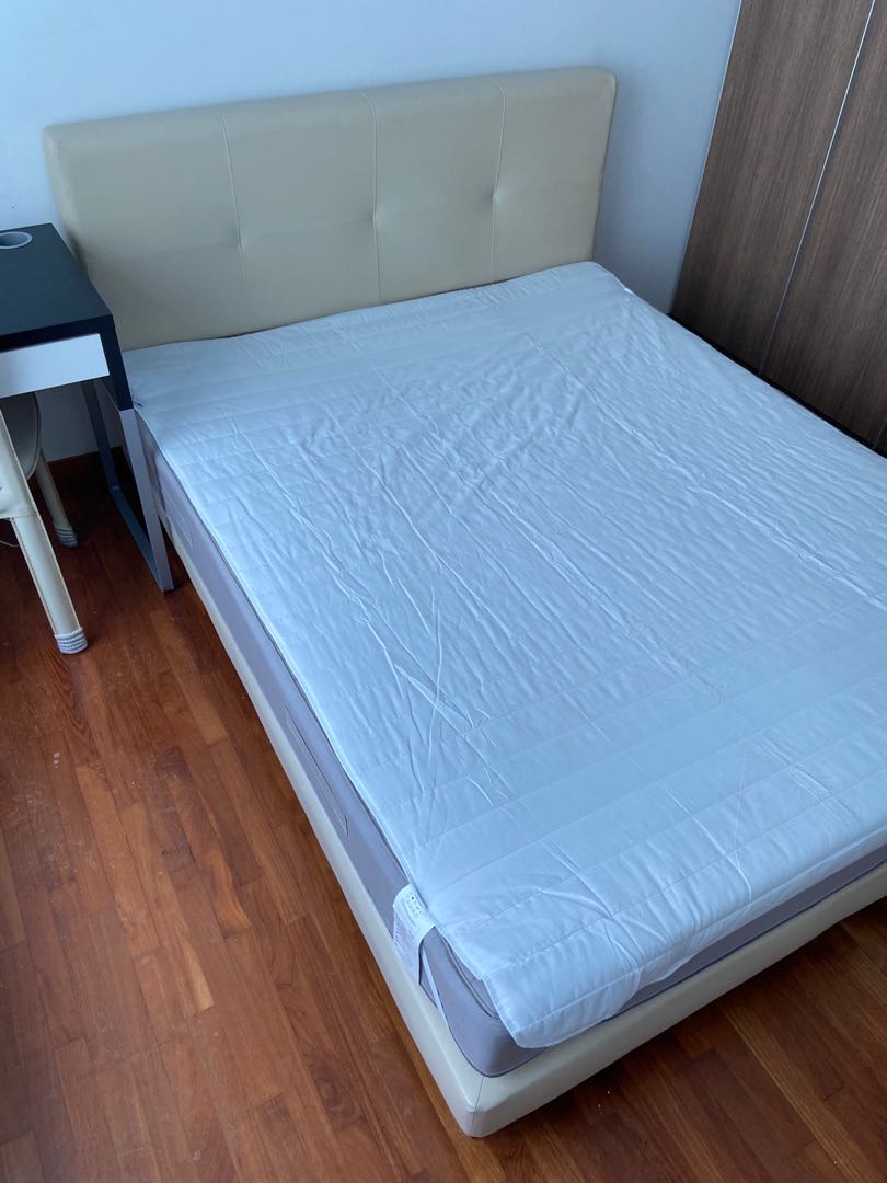 Dunlopillo Queen Size Bed, Furniture & Home Living, Furniture, Bed Frames & Mattresses on Carousell