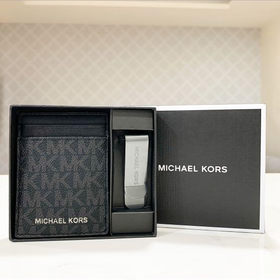 Michael Kors Logo Card Case with Bill Clip, Men's Fashion, Watches &  Accessories, Wallets & Card Holders on Carousell