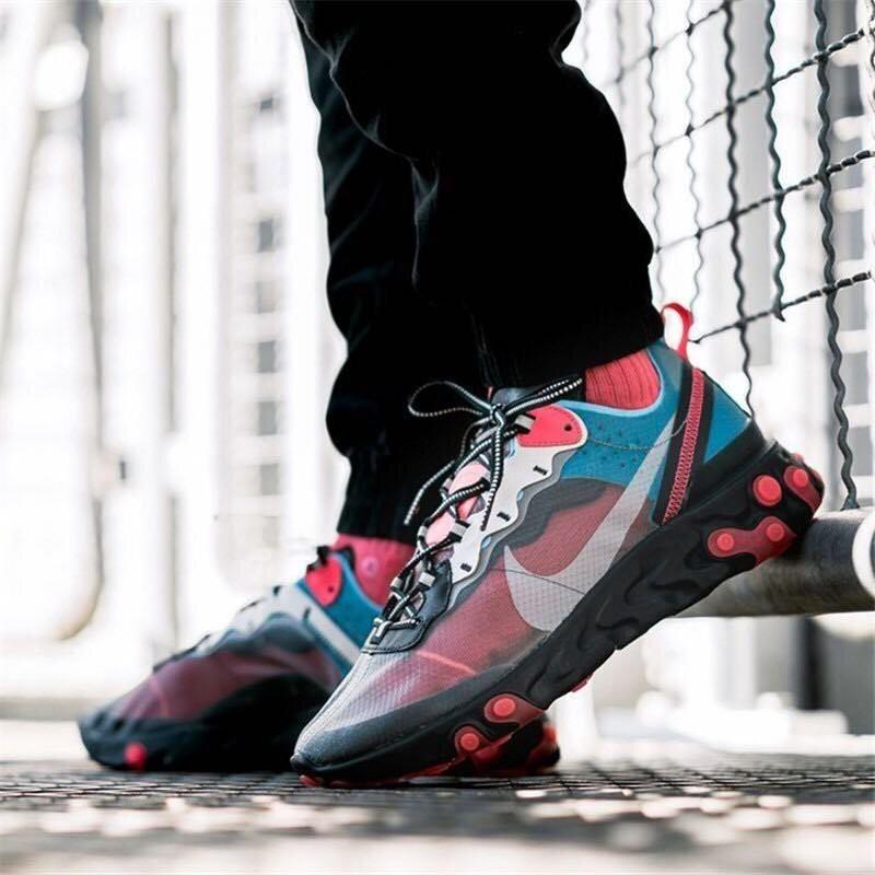 Nike React Element 87 (Category: Sneakers) located in Singapore. Submitted by penz10 (Listing ID 1060984351, Image 1). Description: Nike React Element 87 (Blue Chill / Solar Red) Brand New Size : US 9 100% Authentic Purchased from Limited Edition with Receipt Meetup at Sengkang Mrt No Low Ballers Please!.