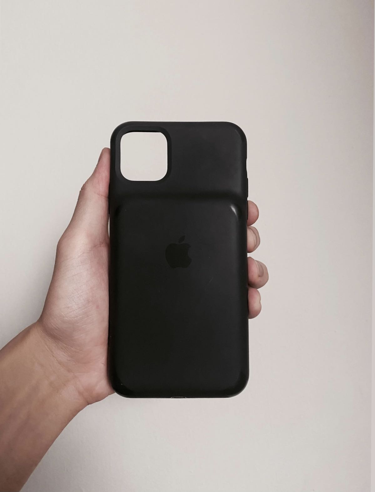 Official Smart Battery case iPhone 11 PM, Mobile Phones & Gadgets