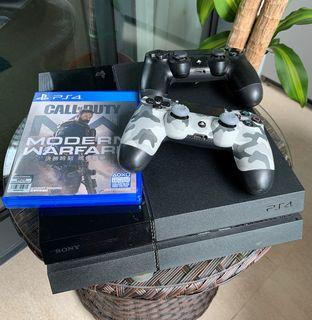 PlayStation 4 with CoD Modern Warfare in good Condition