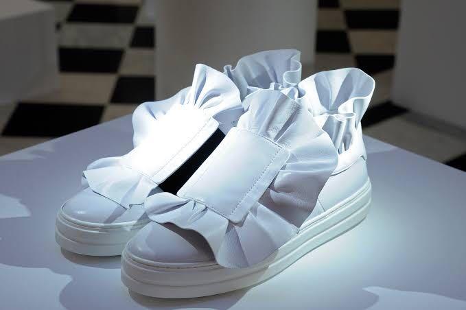 Roger Vivier Ruffles Sneakers Size 36 (Category: Sneakers) located in Baguio. Submitted by pamreyes29 (Listing ID 1060926342, Image 2). Description: Limited Edition Roger Vivier Ruffles Sneakers Size 36 Used needs cleaning only Still negotiable .