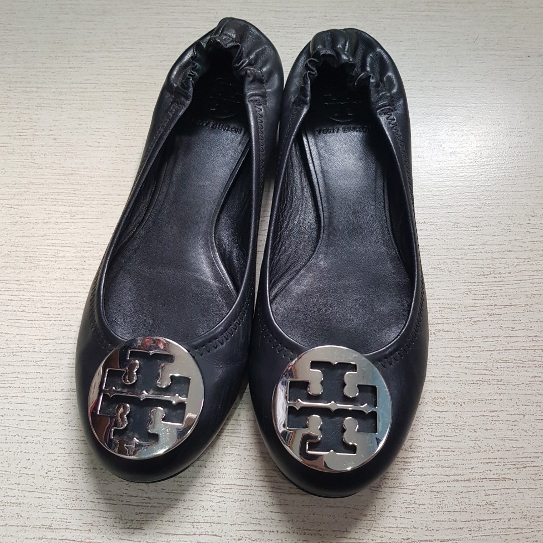 Tory Burch black shoes flats, Women's Fashion, Footwear, Flats & Sandals on  Carousell