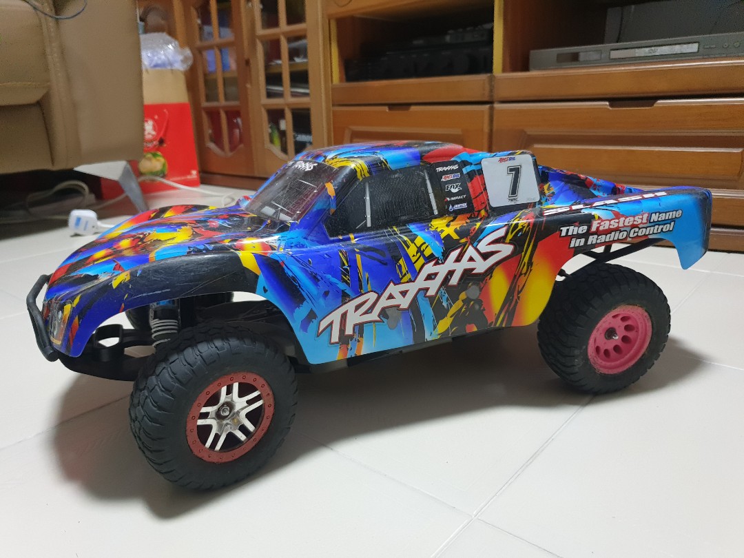 Used traxxas slash 4x4 hotsell