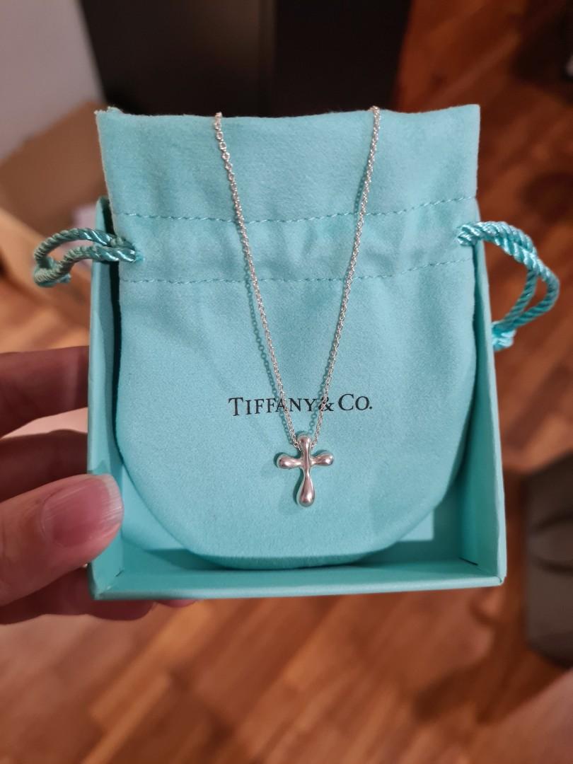 Elsa peretti cross pendant deals