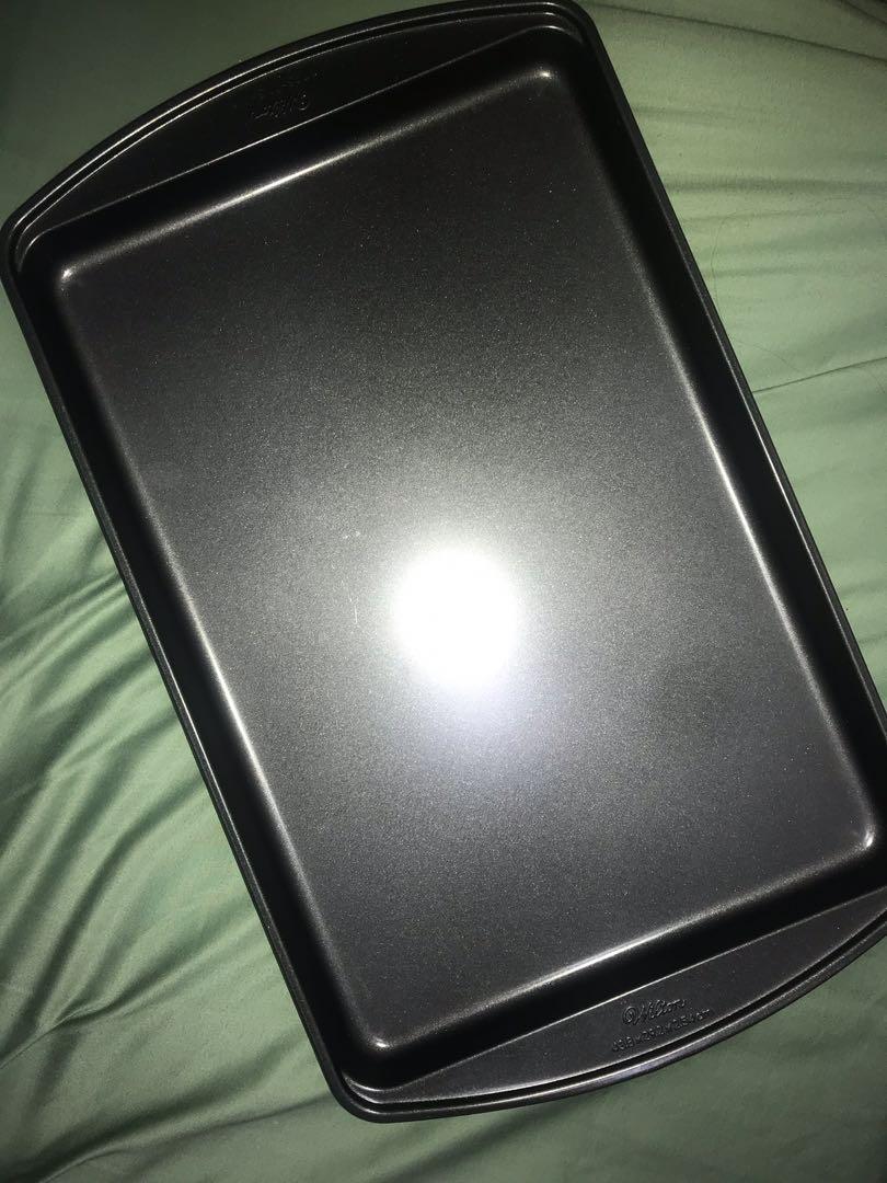 Baking Sheet (Category: Bakeware) located in Quezon City. Submitted by balikbayanbuddy (Listing ID 1061177048, Image 1). Description: .