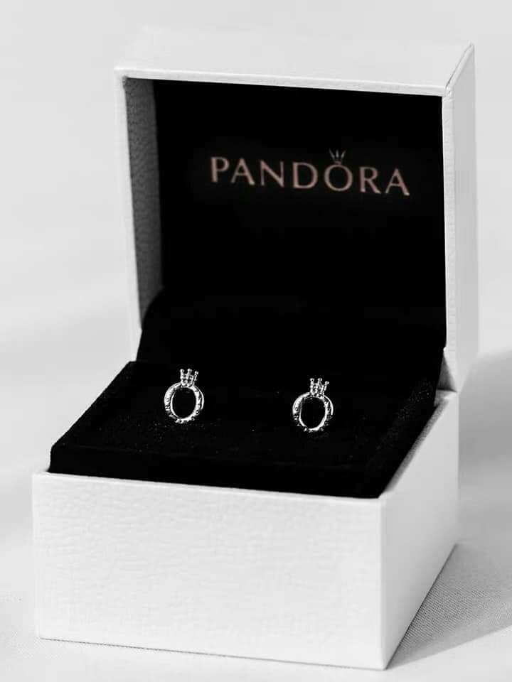 pandora polished crown o earrings 