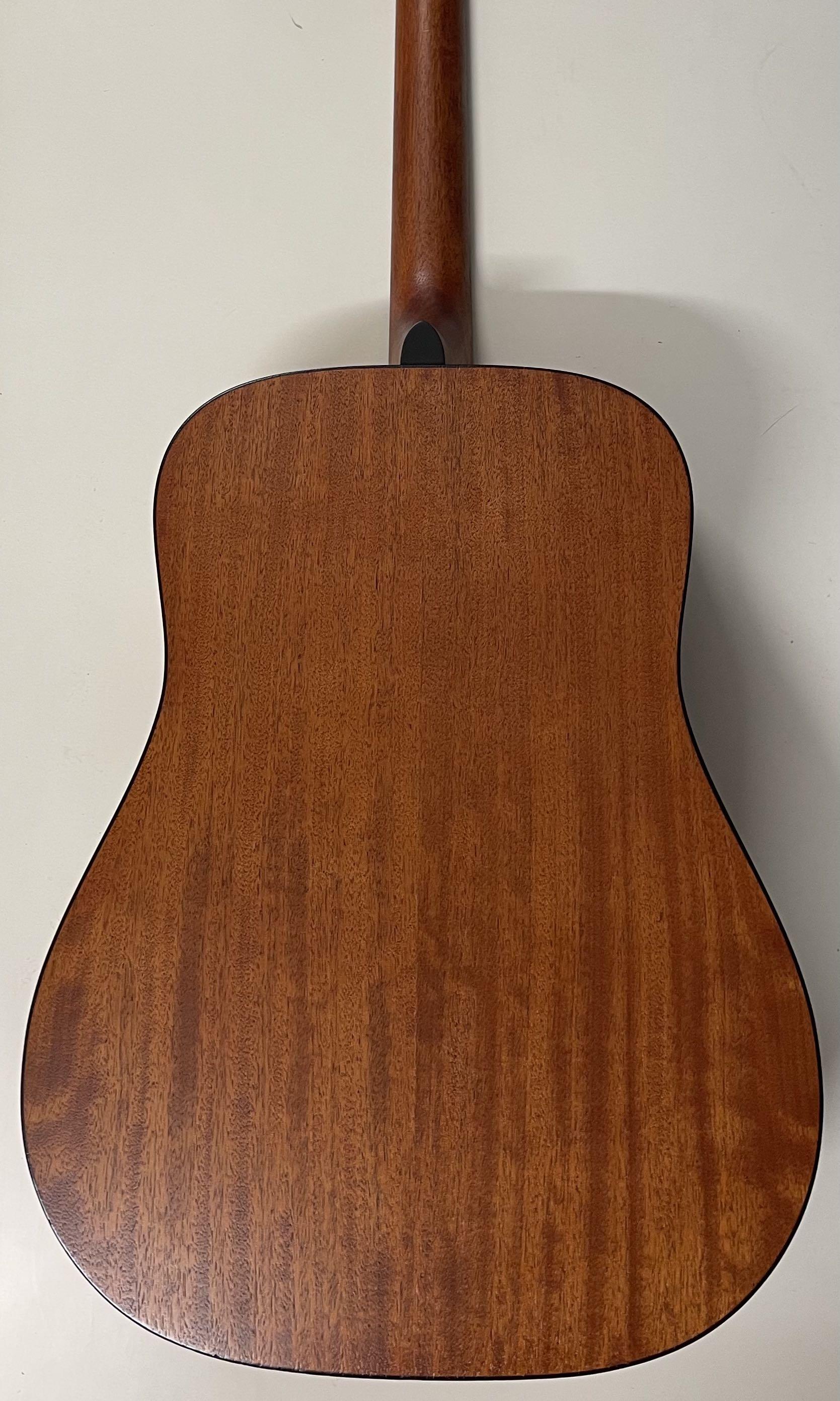 Cort AD810, Hobbies & Toys, Music & Media, Musical Instruments on Carousell