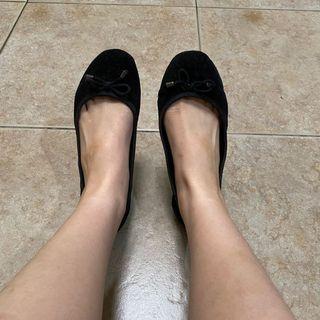 Cotton On Ruby Black Flats / Sendal Flat Shoes